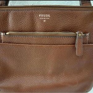 Fossil crossbody. Excellent condition. Brown